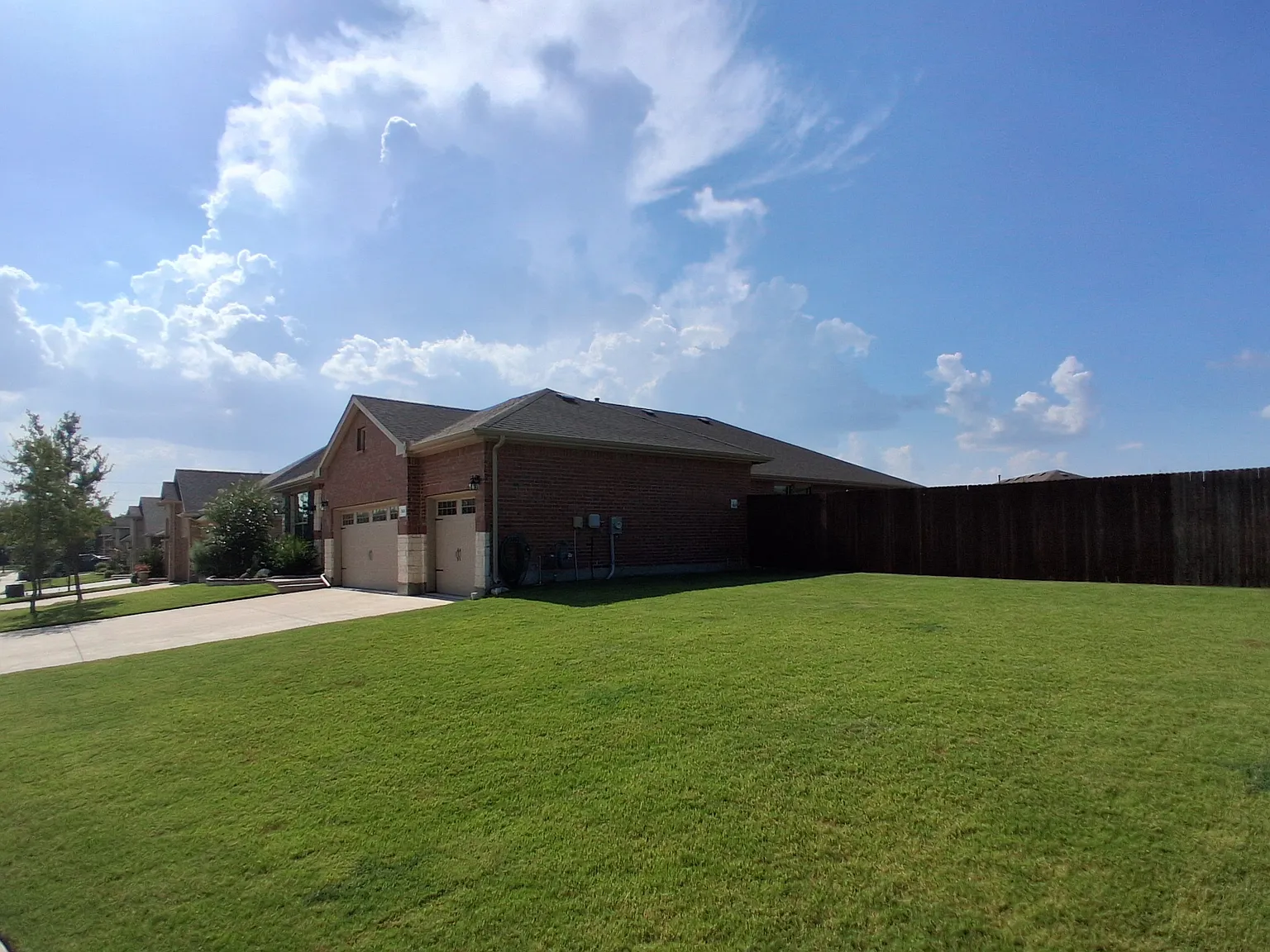 4 bed, 2146 sqft, $2,850 — Photo 2