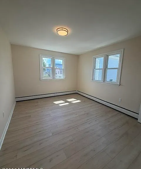 445 E Bayview Ave — Photo 15