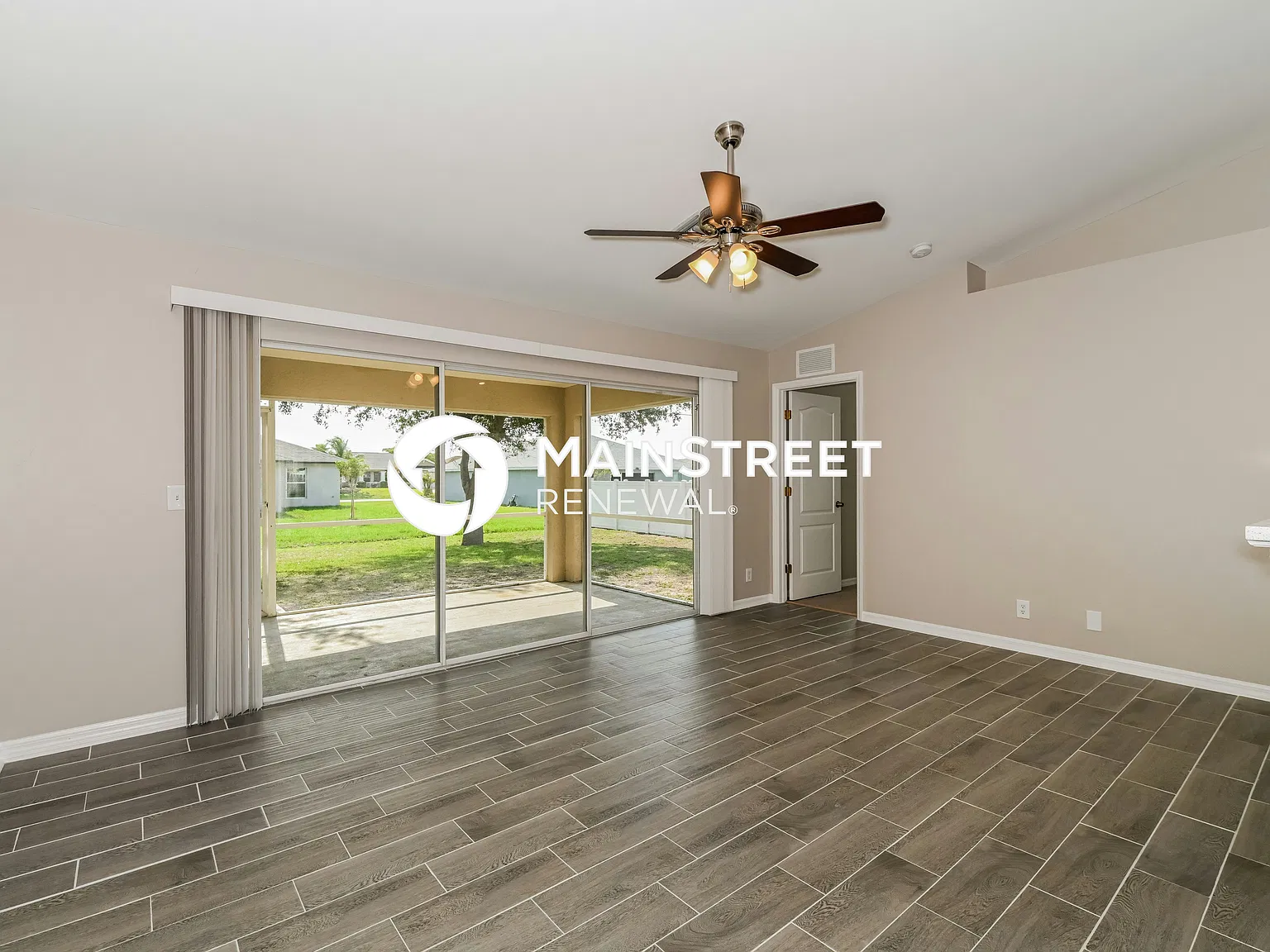 631 NE 1st Pl — Photo 3