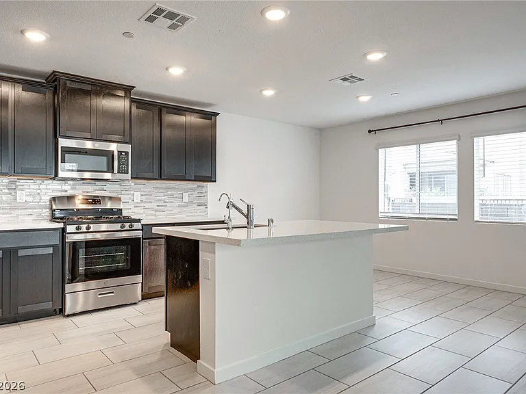 9644 Axel Falls Ave — Photo 16