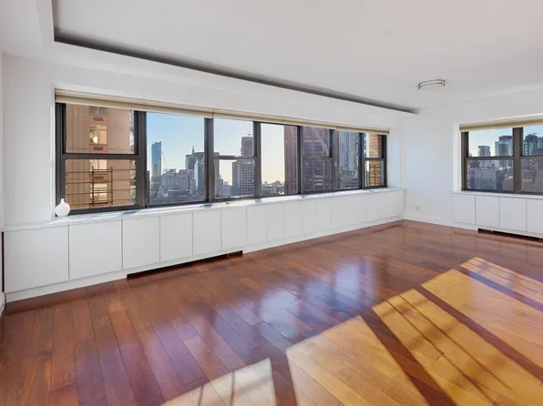 160 East 38th Street 32A image 2 of 21