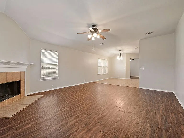 8420 Silverbell Ln — Photo 8
