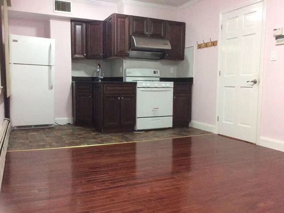 1st image of 5015 203rd St