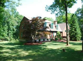 7 White Oak Farm Rd, Newtown, CT 06470