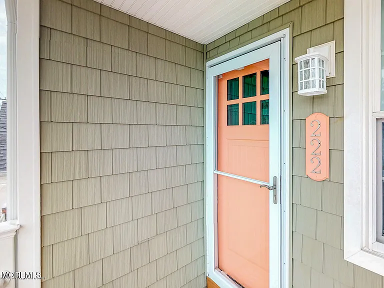 222 Hiering Ave — Photo 2