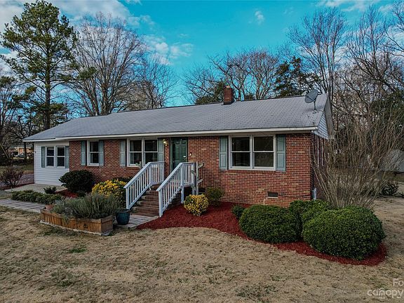 5th image of 1716 Monterey Dr