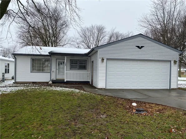 1302 W Haydon St, Sullivan, IL 61951