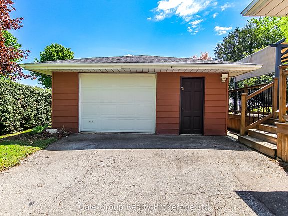 4th image of 49 Briar Dr
