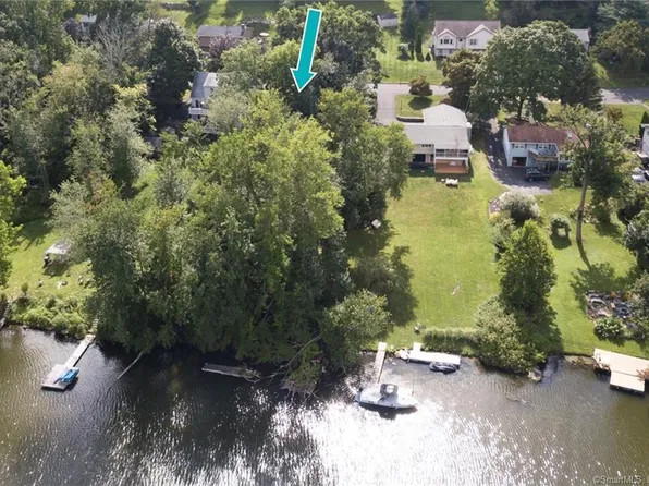 20 North Lake Shore Drive, Brookfield, CT 06804