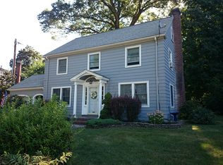 16 Woodard Rd, West Roxbury, MA 02132