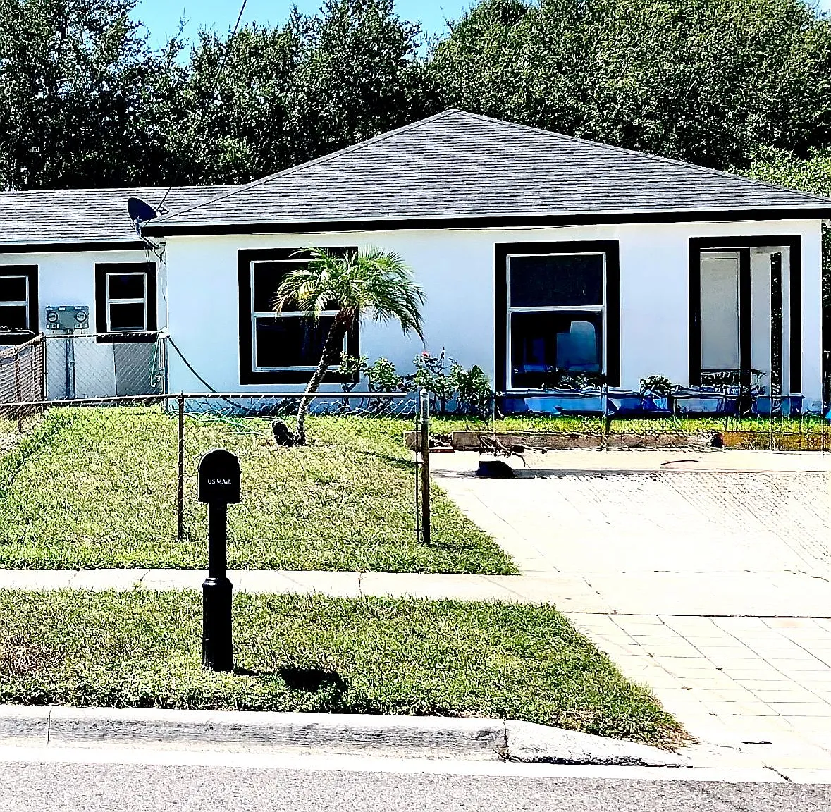 3 bed, 2.0 bath, $2,400 — Photo 1