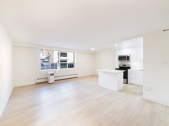 2nd image of 1015 Orchard Rd #406