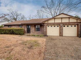 3 Queens Ct, Little Rock, AR 72211