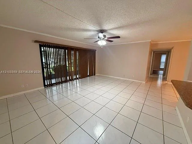 Town & Country Estates Co — Photo 2