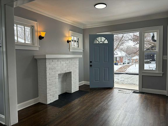 3rd image of 2206 E 70th St