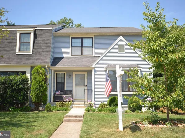 23 Haxall Ct, Sterling, VA 20165