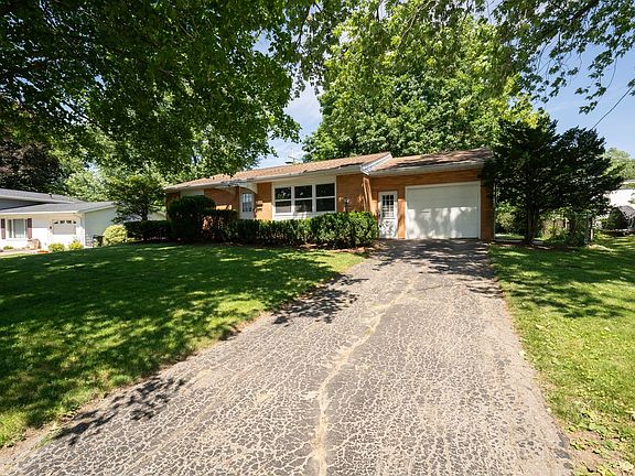 2nd image of 222 Sherwood Way