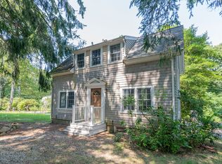 40 Marvin Cir, Falmouth, MA 02540