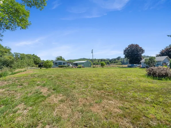 1400 Blaser Ln, Tillamook, OR 97141