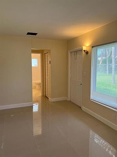 1st image of 14901 NE 5th Ct #4
