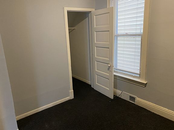 2nd image of 1639 Thorn St #1