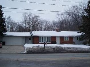 1230 Cardinal Ln, Green Bay, WI 54313