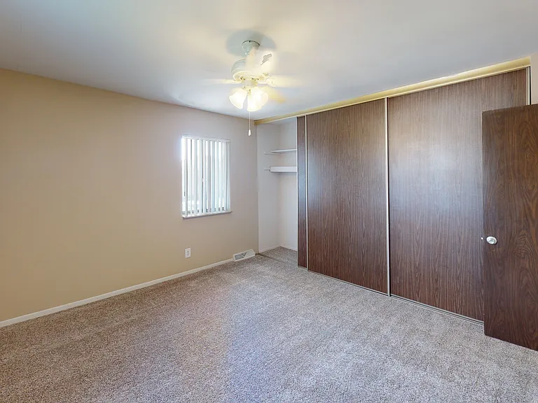 Rivercrest Apartments — Photo 17