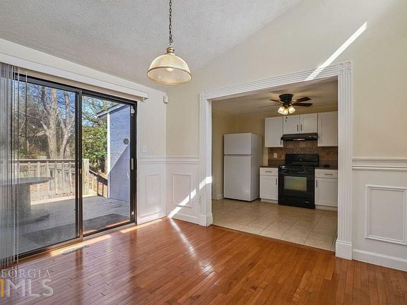 3rd image of 700 Singing Hills Ct