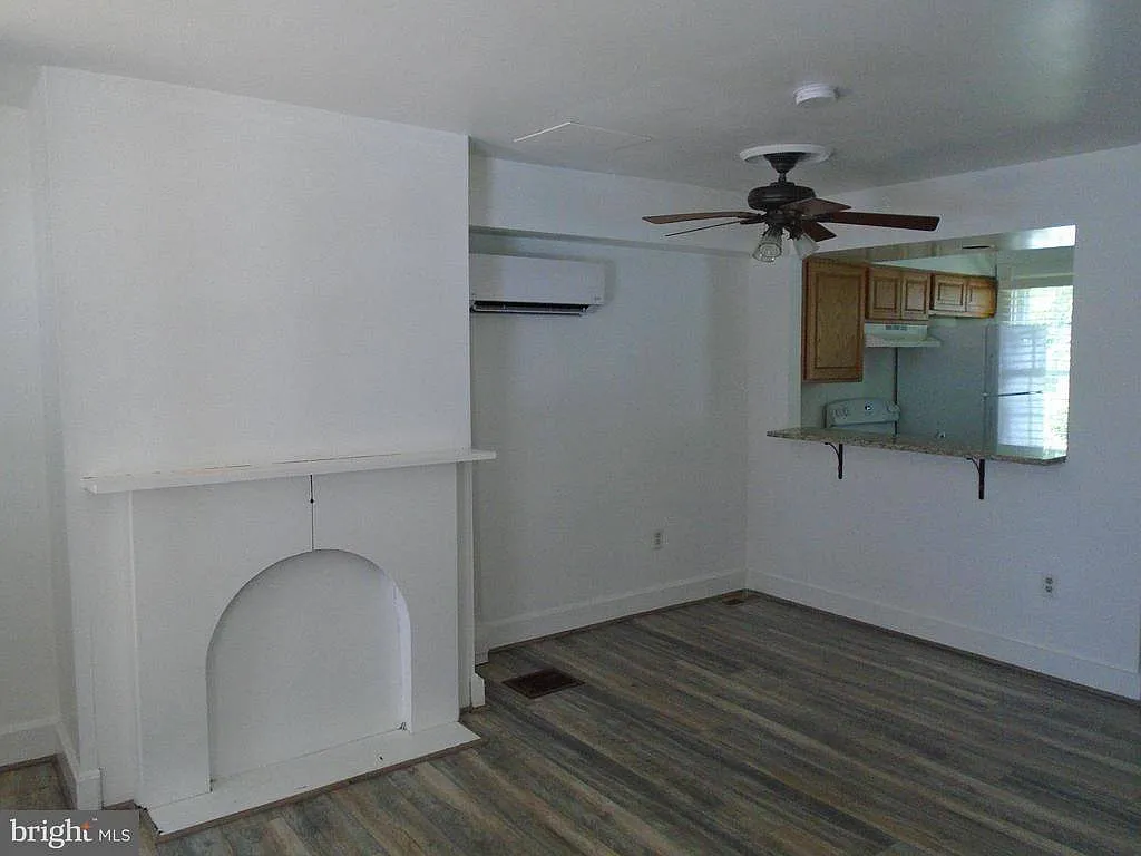 2 bed, 1250 sqft, $1,875 — Photo 3