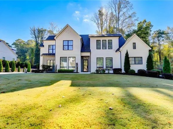 1646 Thomas Dr, Hoschton, GA 30548