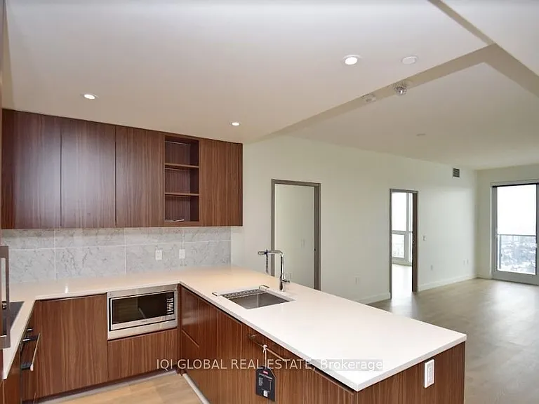 95 McMahon Dr #3702 — Photo 12