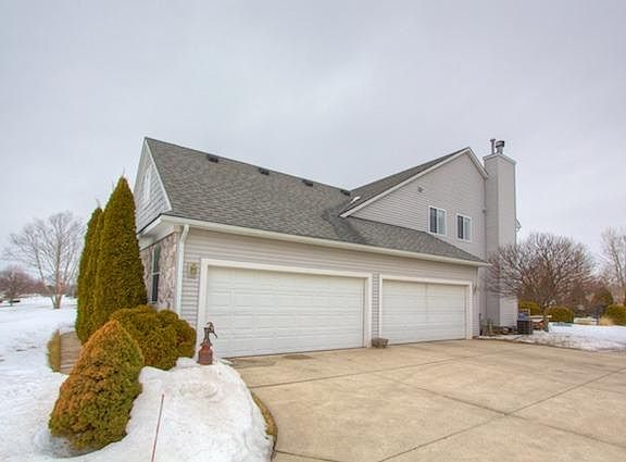 4th image of 2527 Hay Creek Dr