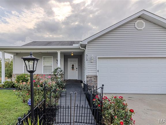 2nd image of 312 Arbor Cir