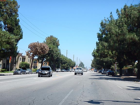5th image of 20956 Roscoe Blvd