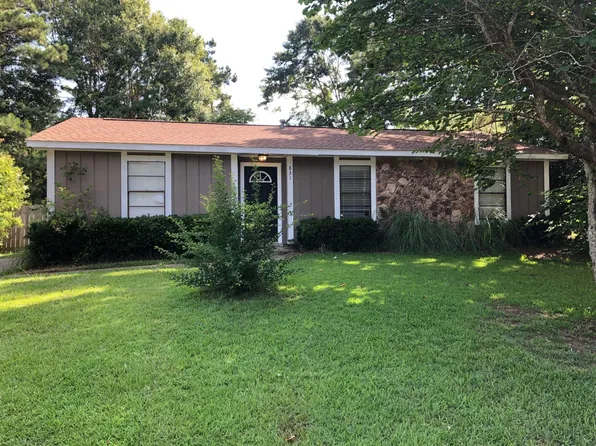 831 Trailwood Dr E, Mobile, AL 36608