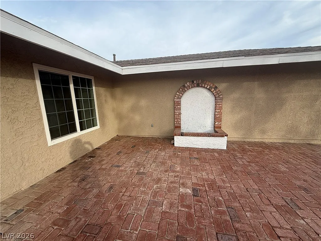 3 bed, 2.0 bath, 1231 sqft, $2,150 — Photo 3