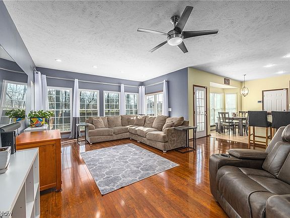 5th image of 1671 Elm Dr