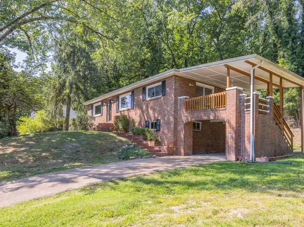 205 Woodlawn Dr, Rossville, GA 30741