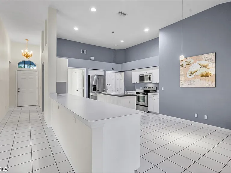 22203 Seashore Cir — Photo 19