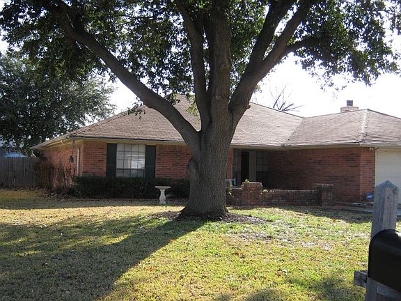 2nd image of 2429 Channing Dr