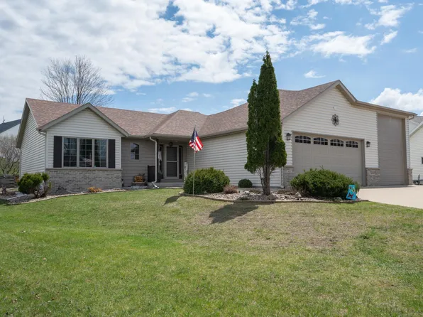 904 9th St NW, Kasson, MN 55944