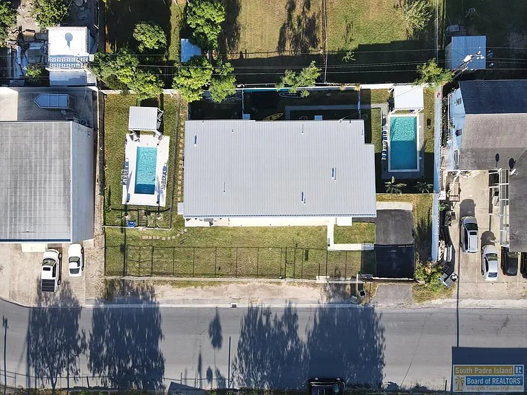 711 W South Shore Dr #B — Photo 22