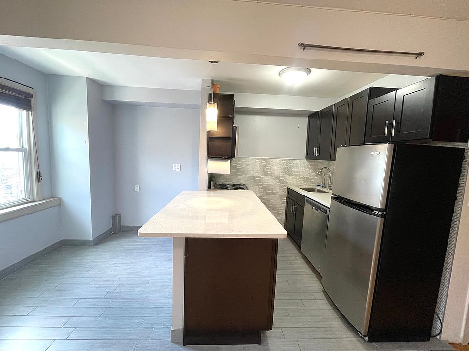 1st image of 2122 29th St APT 4