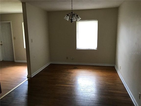 3rd image of 5820 Lake Grove Dr