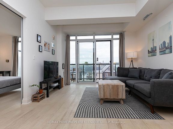 4th image of 245 Perth Ave #304