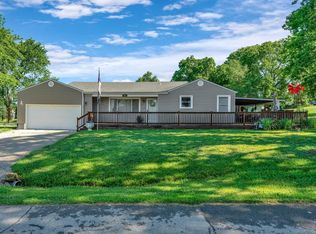 302 Market St, Carbondale, KS 66414