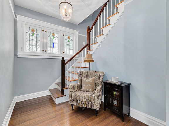 3rd image of 351 S Ashland Ave