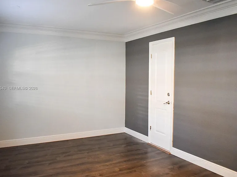 2218 N Harding St — Photo 31