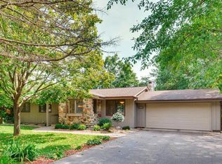 2907 Cedar Knoll Ct, Minnetonka, MN 55305