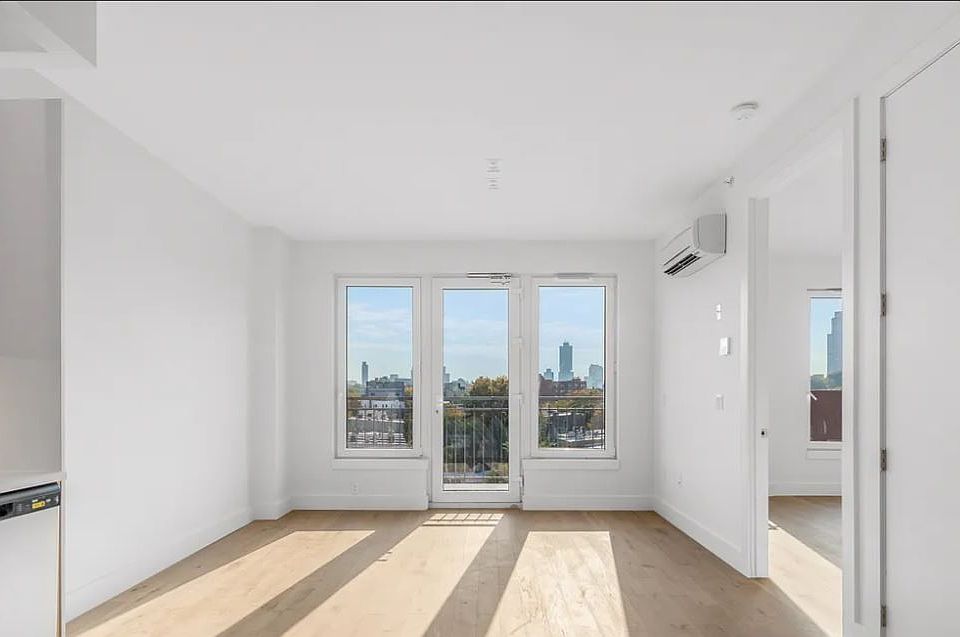 1st image of 58 Vanderbilt Ave #5F